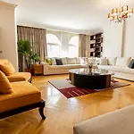 Modern Luxe Oak Orchid 3Br Apt W-Free Wifi &Parking